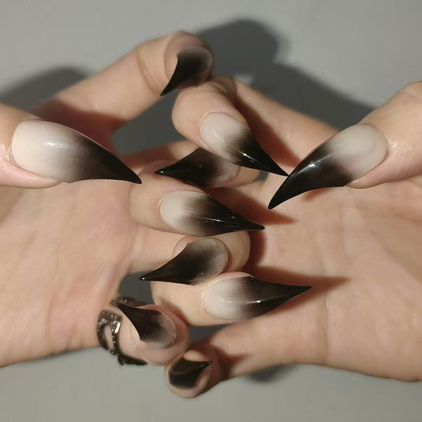 Beast Sacrifice | 1S224 milk coffee with black-tipped eagle claw nails acrylic press on nails gothic nails claw press on nails sharp nails armor gloves anime nails